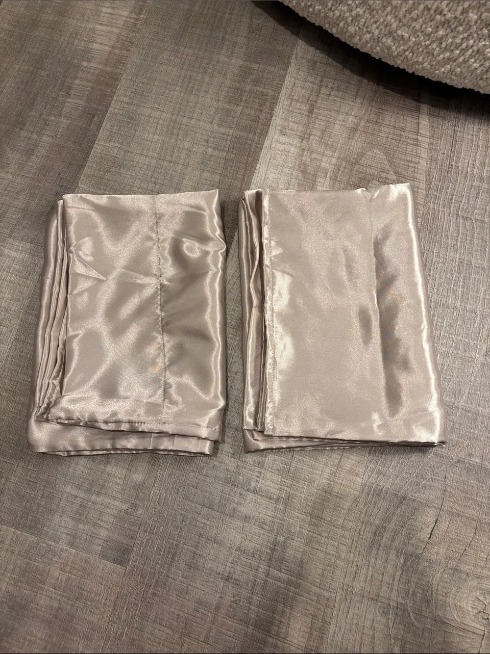 2 Satin Pillowcase Sham in Ivory/Beige